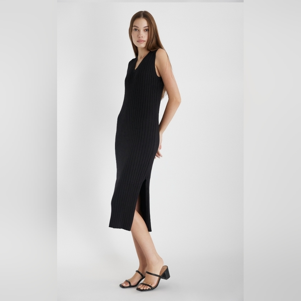 Mod Ref Black Sheath Midi Dress with Slit Size Small